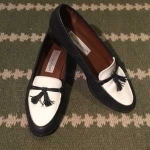 ETIENNE AIGNER NAVY/WHITE LOAFERS SIZE 8.
